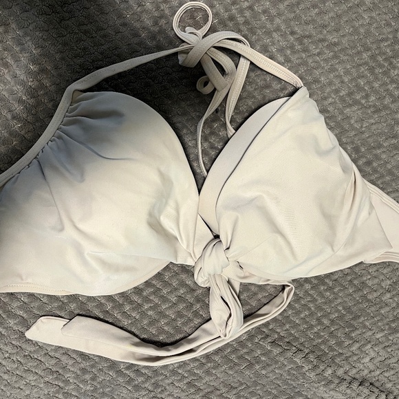 Victoria's Secret Bathing Suit Top/Bikini Top - Picture 1 of 5